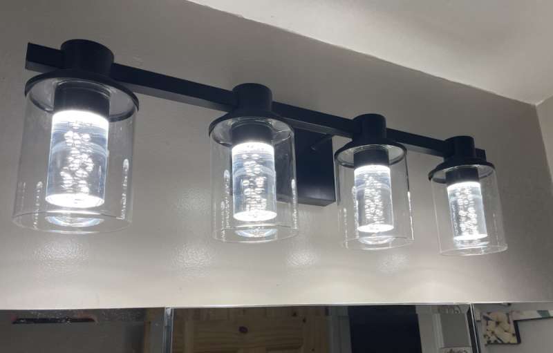 Quntis Bathroom Light Fixture 10