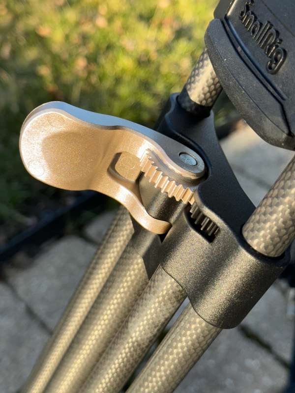 SmallRig Tripod Kit AD-Pro8 quick leg locking mechanism