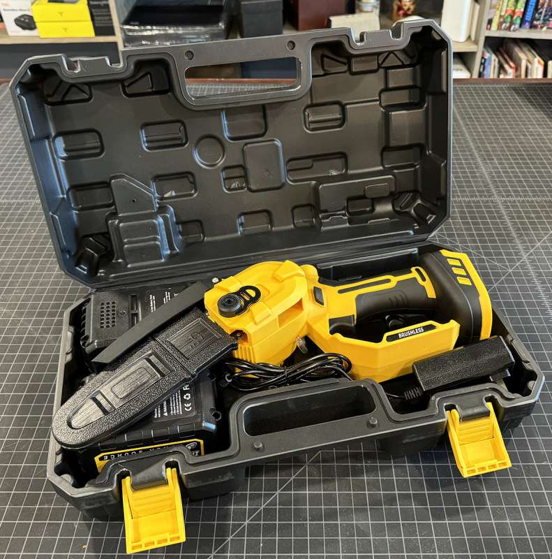 IMOUMLIVE Chainsaw 15
