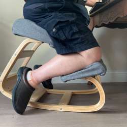 Vilno NOBEL Kneeling Chair review – Your traditional office chair is trying to kill you