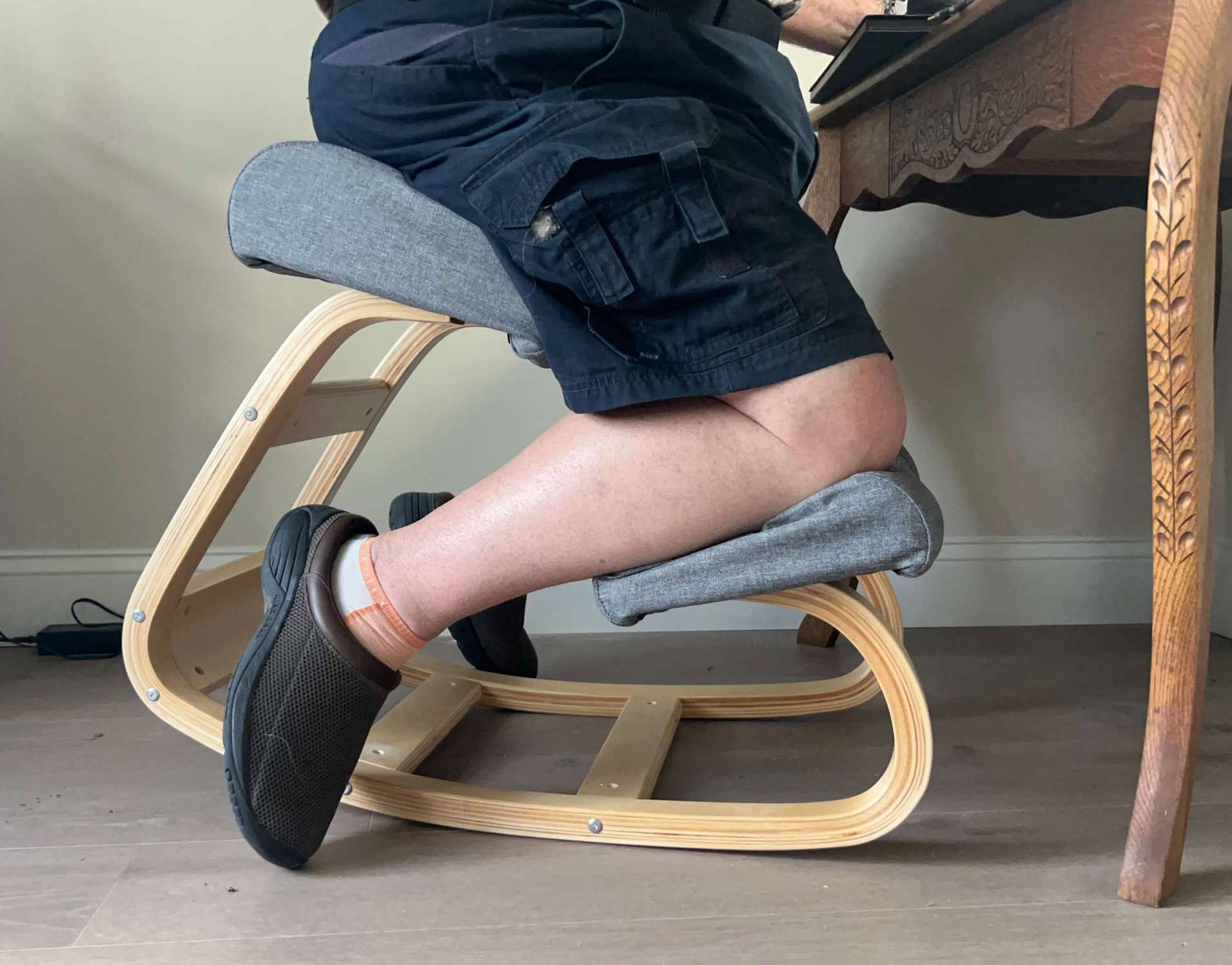 Vilno NOBEL Kneeling Chair review Your traditional office chair is trying to kill you The Gadgeteer