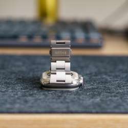 WITHit Titanium Band for Apple Watch review – Get dressy with it