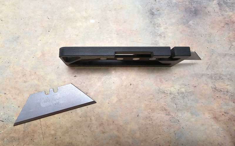 top view of utility knife