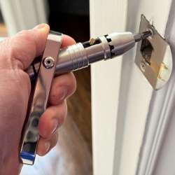MetMo Stainless Steel Pocket Driver review – Assemble anything, anywhere, all at once