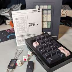 Epomaker EK21-X gasket Numpad review – Who needs a numpad? I do, and maybe you do too.