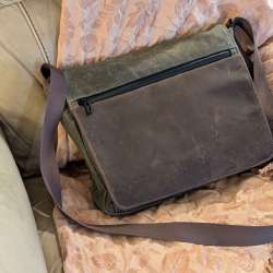 Waterfield Shinjuku messenger bag review – a ruggedly handsome bag