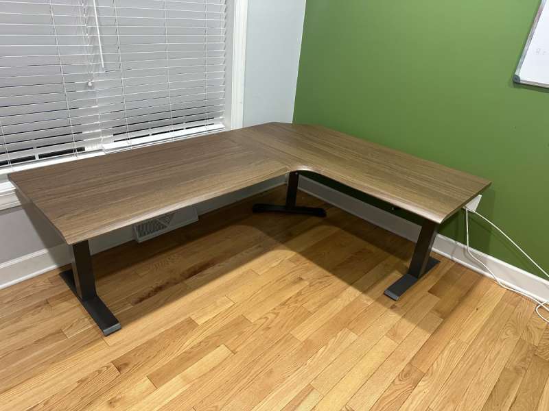 Vari LDesk Review 16