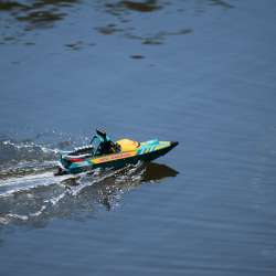 DEERC DE95 Wave Shredder RC Jet Boat review – All the fun of RC on the water