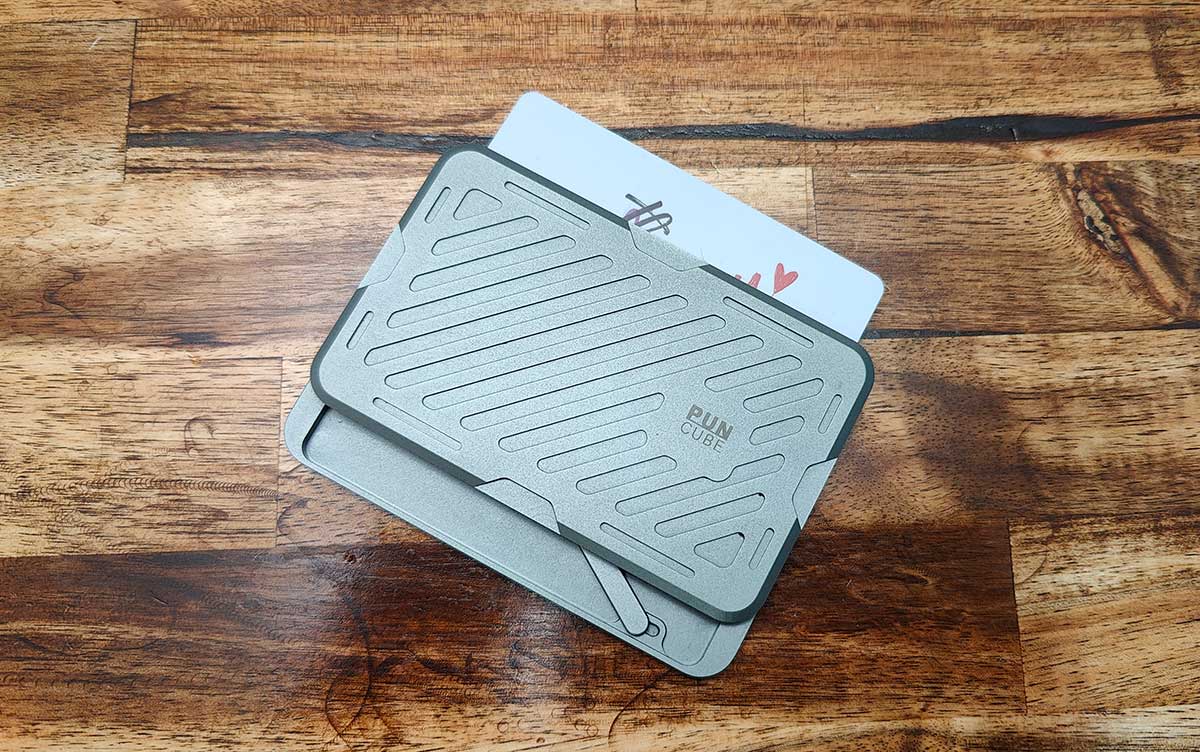 Check out the Mech Wallet from @puncube !, They have a bunch of different designs, colors, and accessories to create your perfect minimalist wallet. , The sound of opening and closing the wallet is so