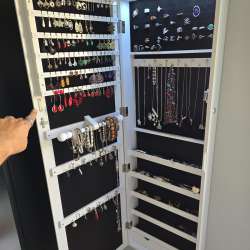 SONGMICS Wall or Door Mounted Jewelry Armoire with Mirror review – A place for everything and everything in its place