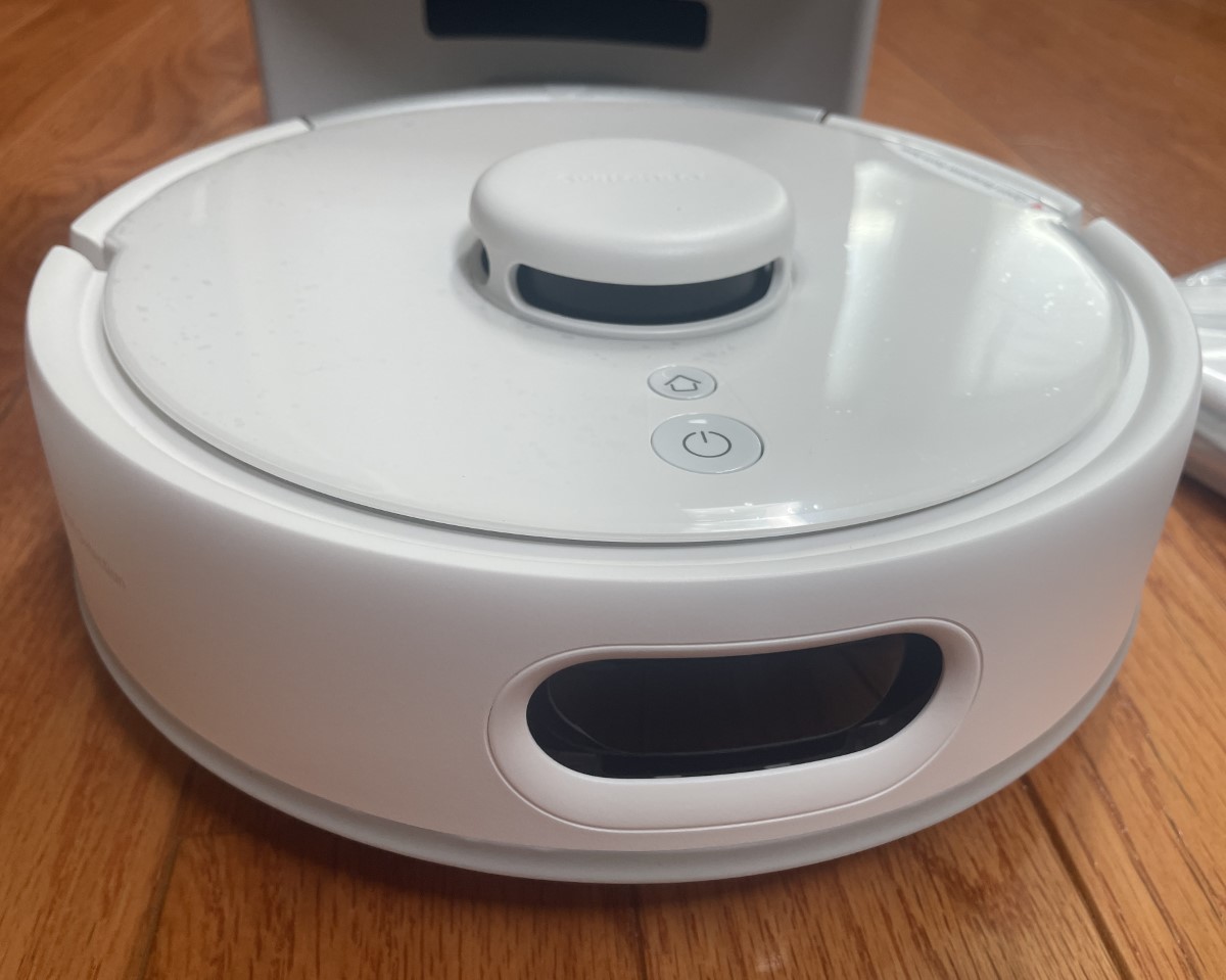 SwitchBot K10 plus mini robot vacuum 10