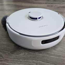 Narwal Freo Z Ultra robot floor cleaning system review – high tech with a floofy tail!