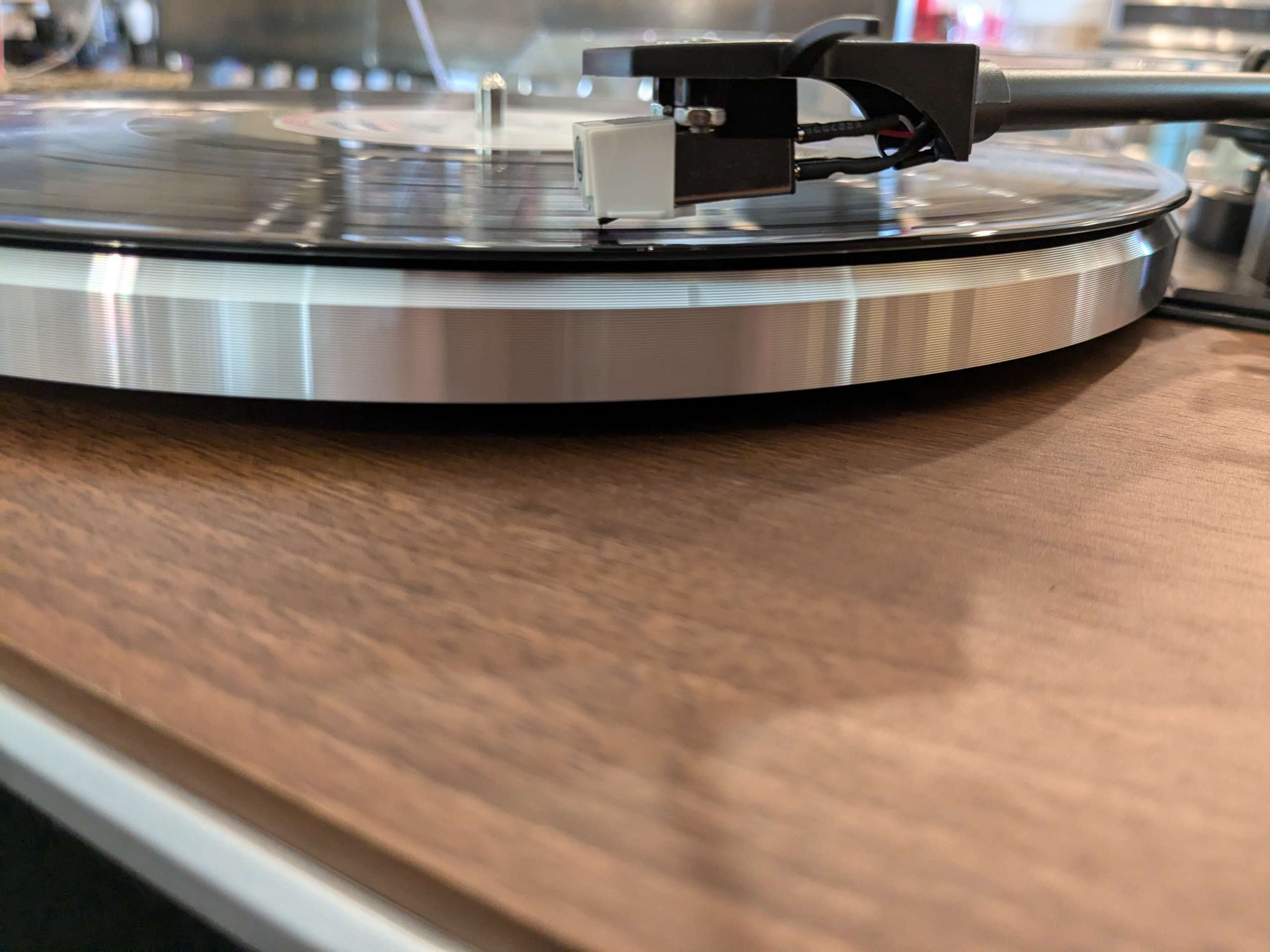 QlearSoul ONE-Q vinyl record player review - Classic look and sound ...