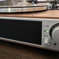 QlearSoul ONE-Q vinyl record player review – Classic look and sound!