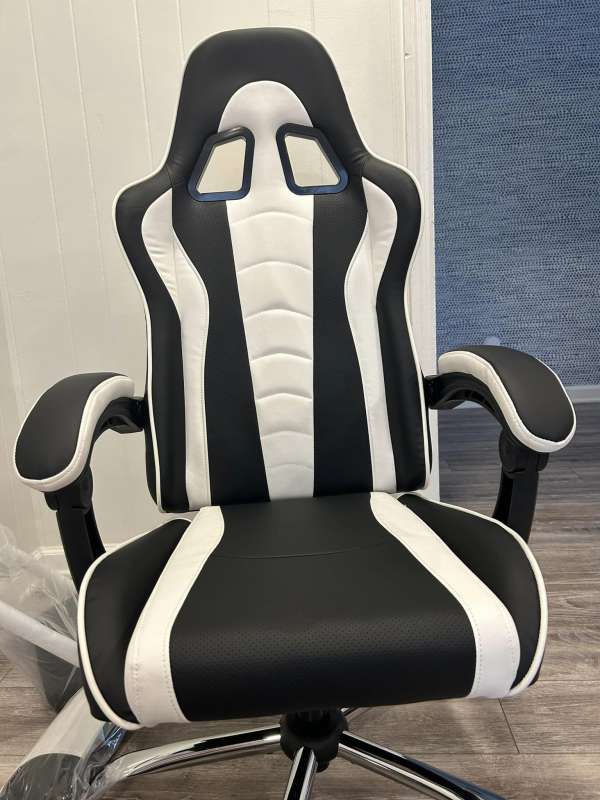 Yaheetech gaming chair sale