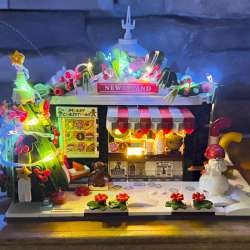 Funwhole Christmas Newsstand Building Block review