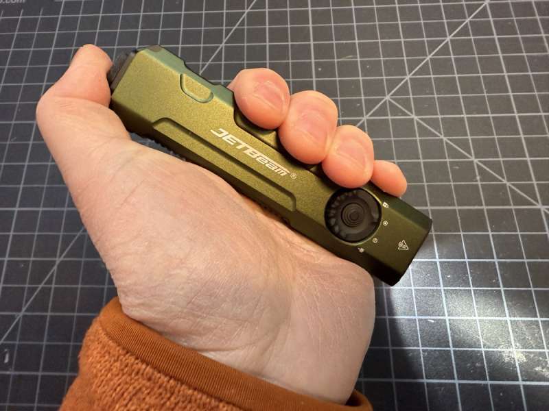 Jetbeam E26 01