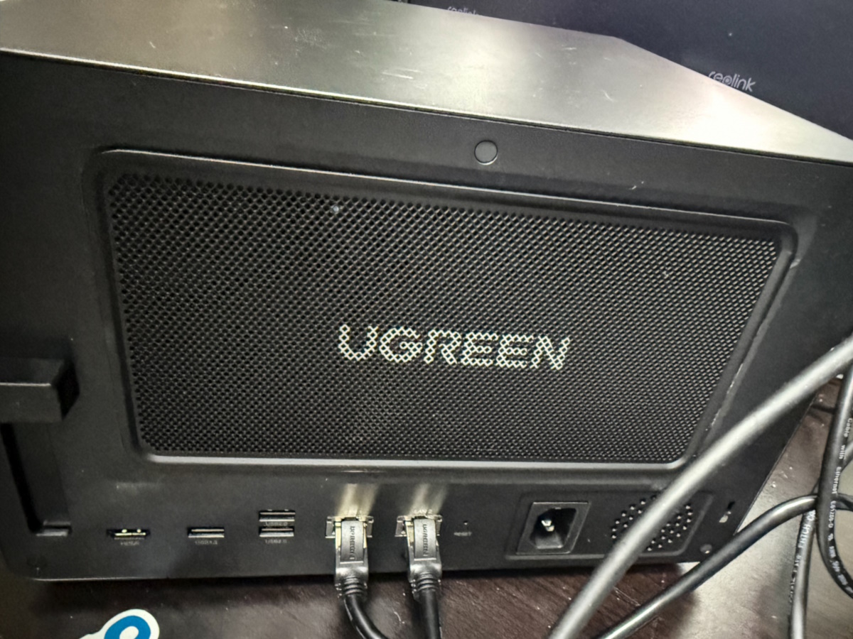 UGreen NASync DXP6800 Pro 22