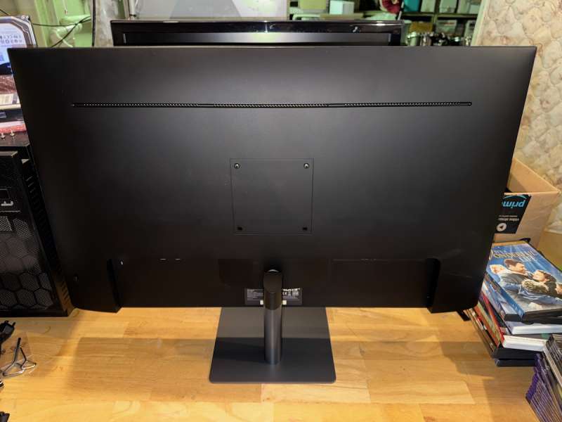 KTC A32Q8 Smart Monitor full rear view