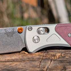 Benchmade Gray/Redstone Aluminum and Richlite folding knife review – a premium Bugout for your collection