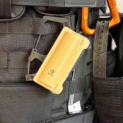 NESTOUT Carabiner Battery review – A power bank that likes hanging out