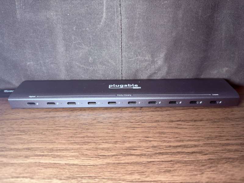 Plugable 10 port charger 8