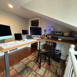 Vari L-Shape Electric Standing Desk review – So much room for activities!