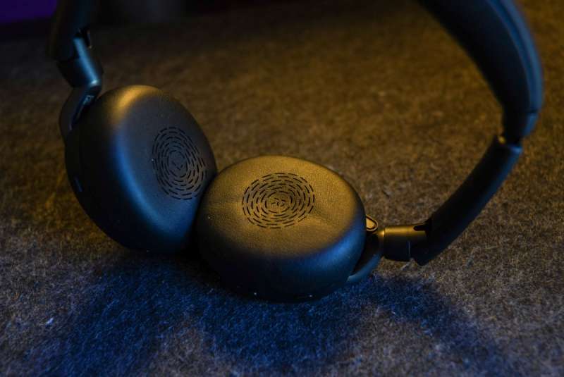 Jabra Evolve2 65Flex 05