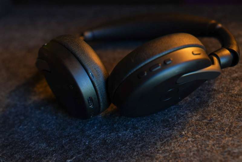 Jabra Evolve2 65Flex 10