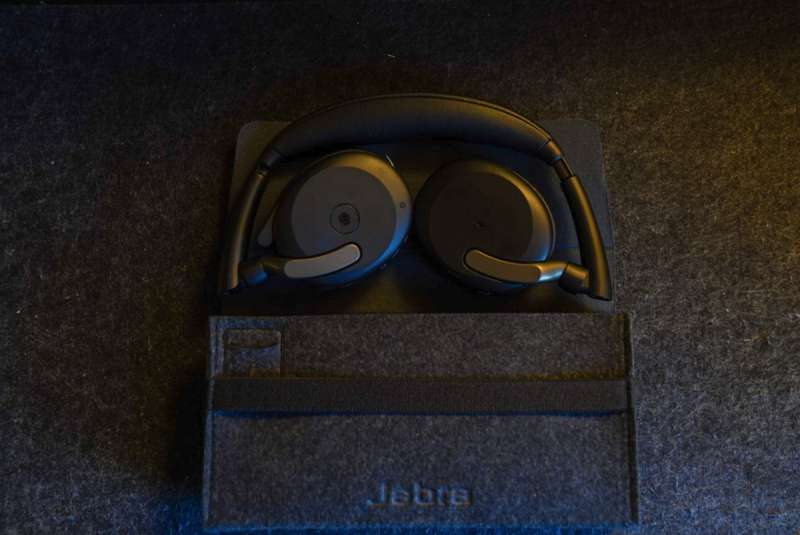 Jabra Evolve2 65Flex 13