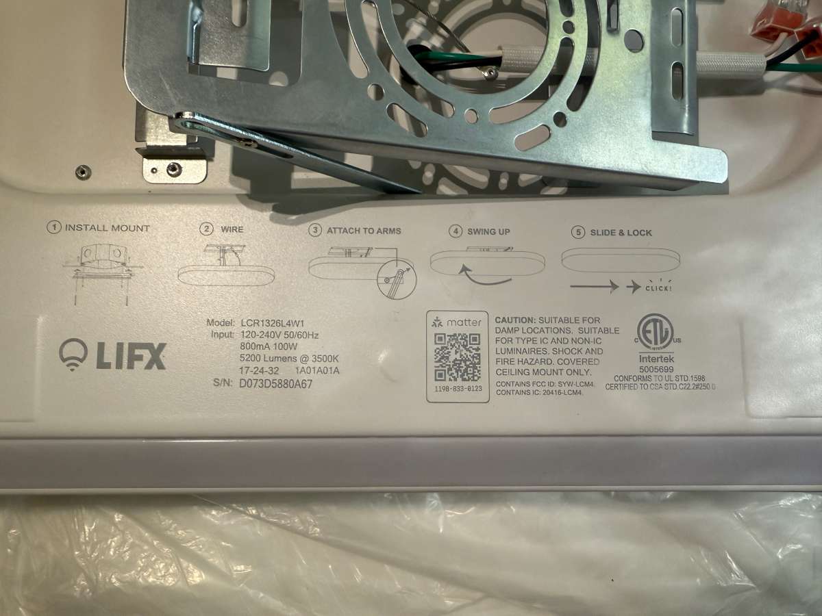 LIFXceilinglight 8