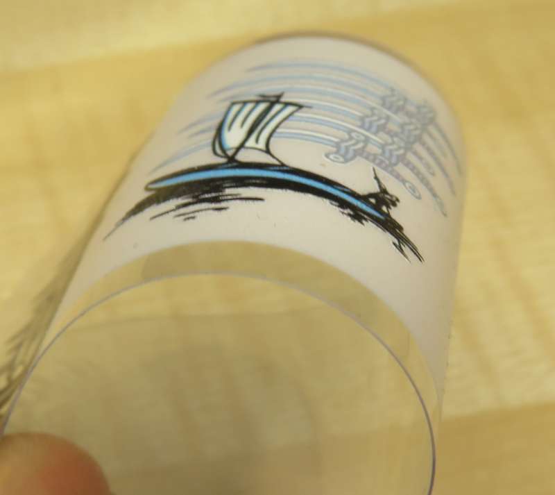 A few layers of ink remain flexible, but it's not made for loose fabric.