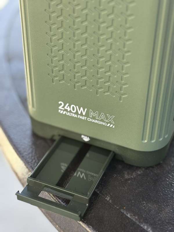 Grecell 240Wportablepowerstation 10