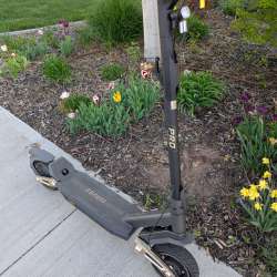 Navee ST3 Pro electric scooter review – Solid scooter with serious suspension