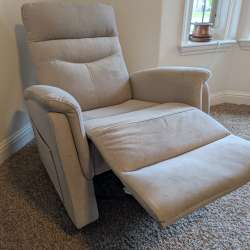 OHWILL Swivel Rocker Recliner chair review – Fantastic Furniture