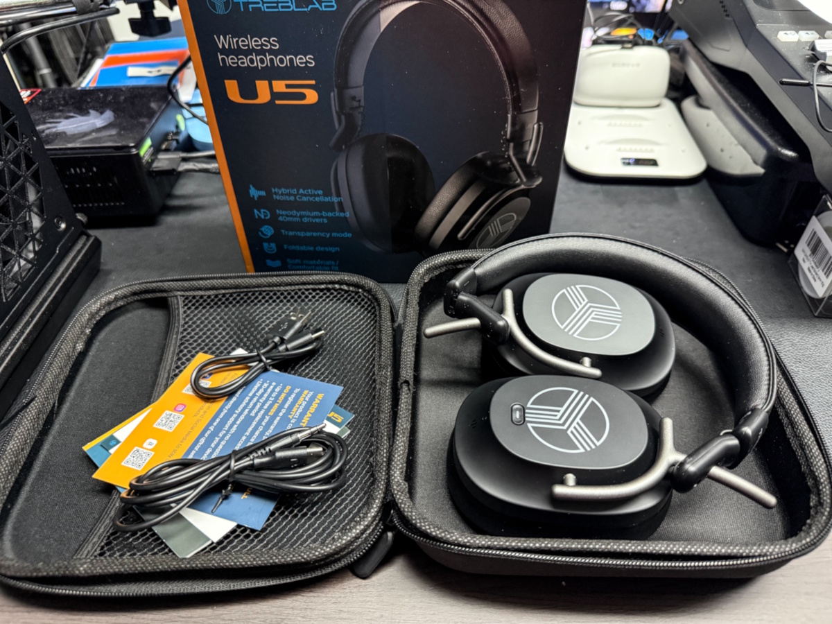 TREBLAB U5 Headphones 2