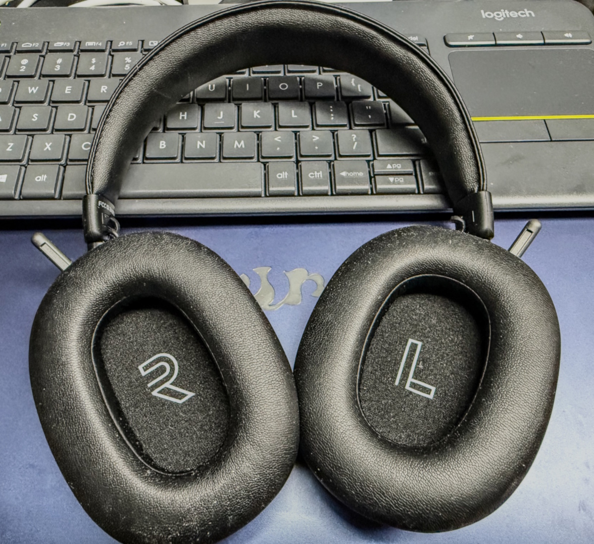 TREBLAB U5 Headphones 4