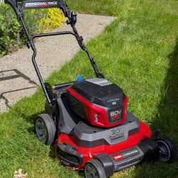 Toro 60V 30” eTimeMaster Personal Pace Auto Drive Lawn Mower review – a battery powered beast