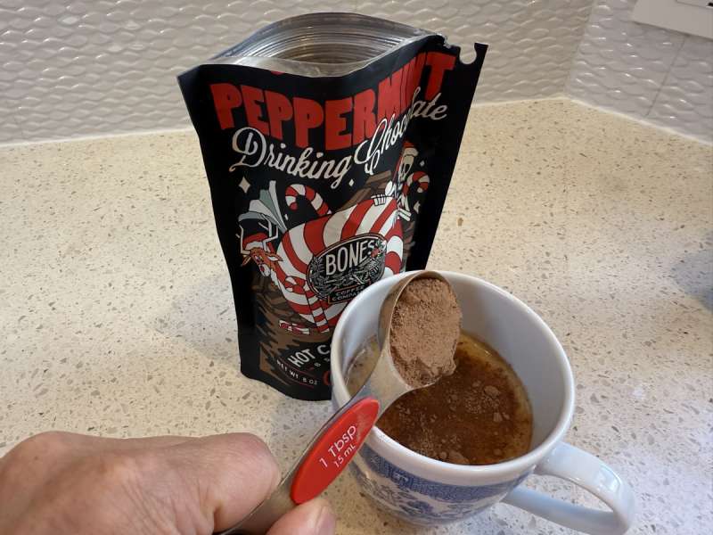 Bonescoffee peppermint drinking choco 07