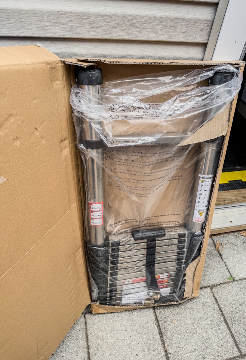 Vevor Telescoping Ladder 4