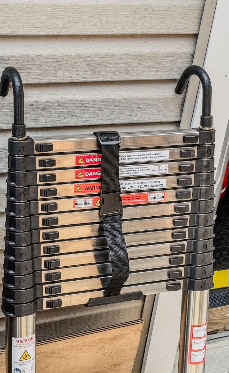 Vevor Telescoping Ladder 8