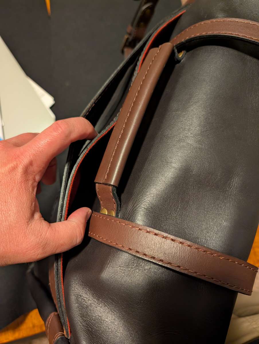 Cravar RF15 Espresso Messenger Bag 12