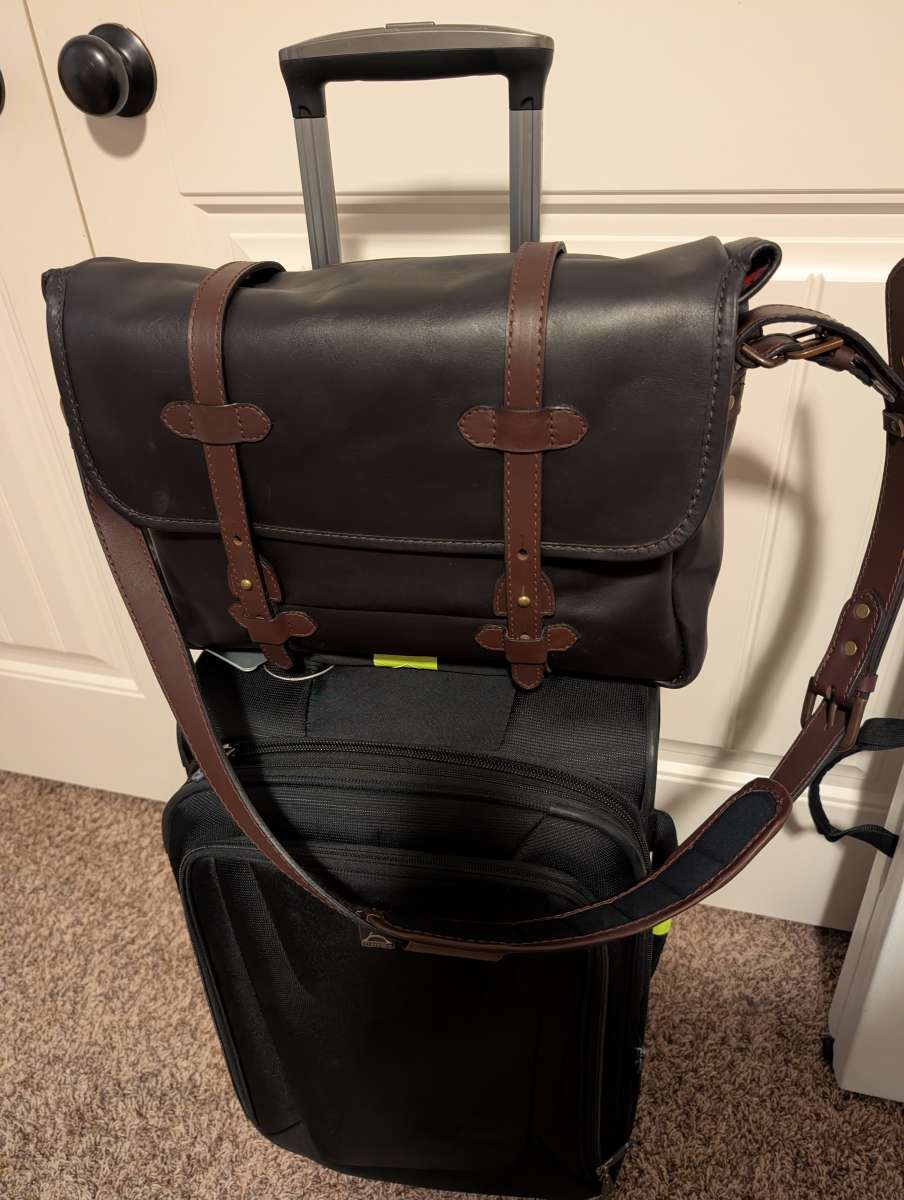 Cravar RF15 Espresso Messenger Bag 3
