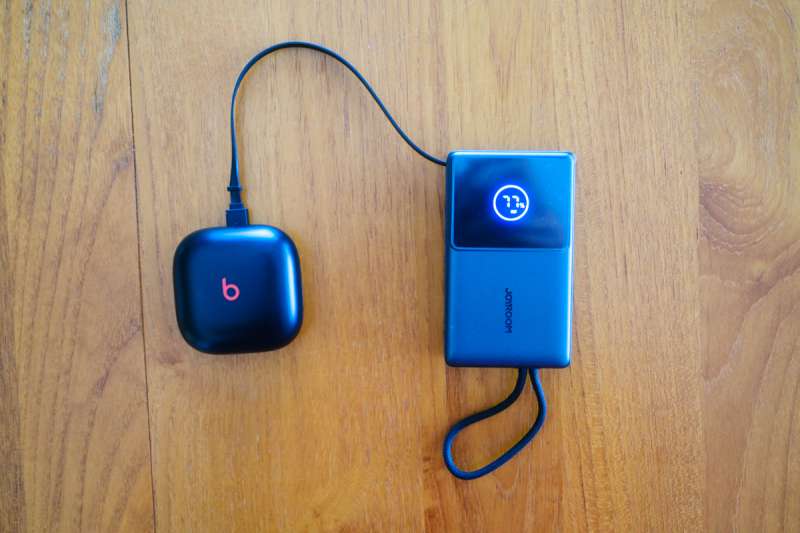 JOYROOM RetractablePowerBank 1