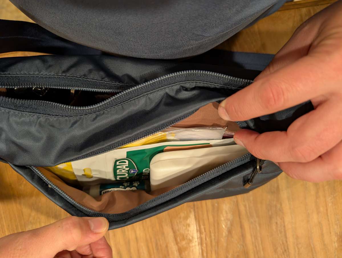 Bellroy Laneway Crescent Bag 15