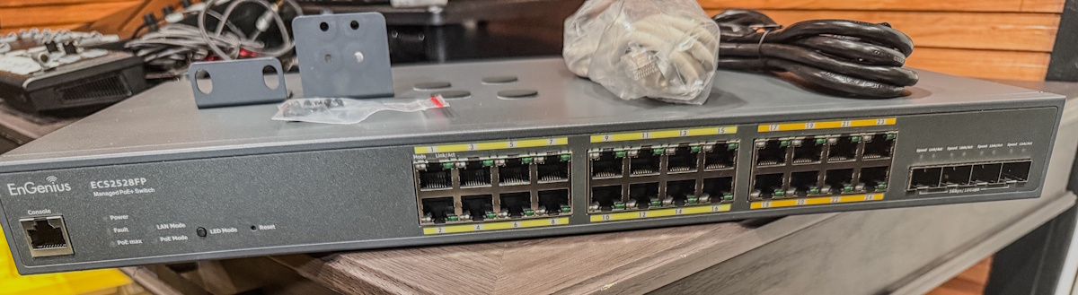 Engenius ECS2528FP Switch 3