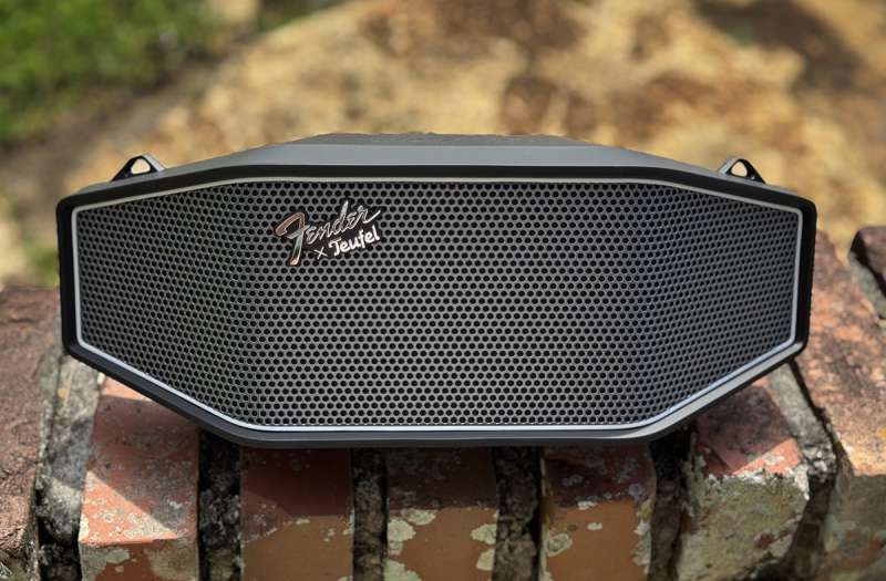 Fender Rocksrer Fender x Teufel Rockster Cross Portable Bluetooth speaker review ...