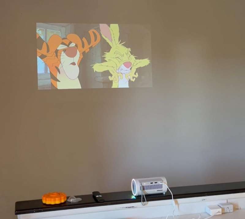 JMGO picoplayprojector 21 1200x1073 1