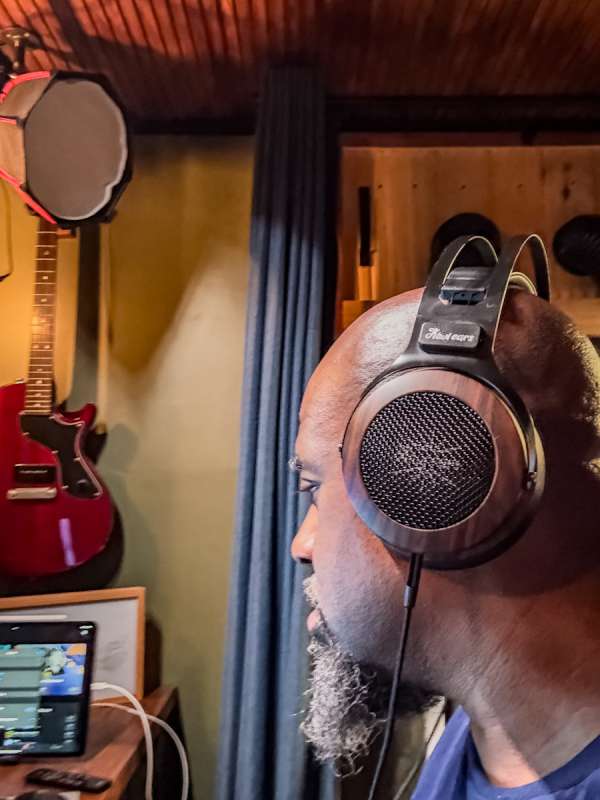 Kiwi Ears Headphones 5