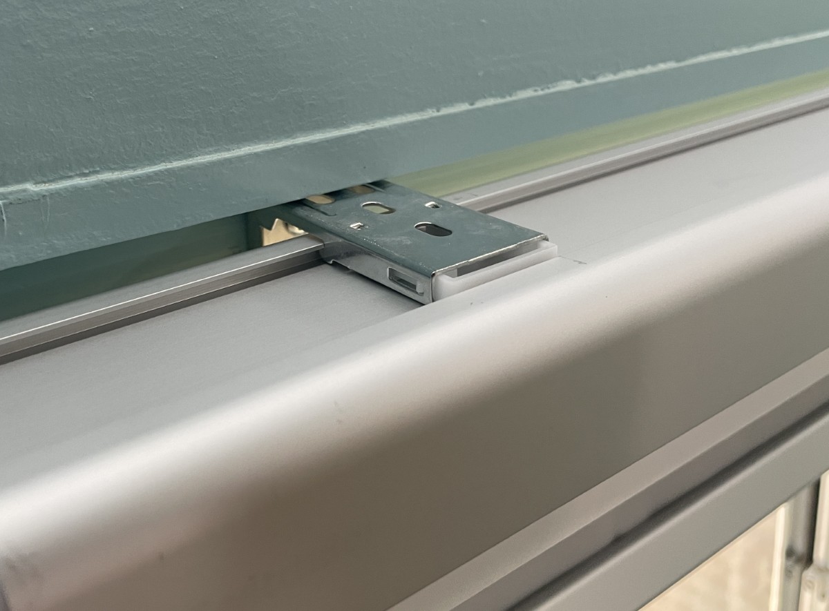SwitchBot Roller Shade 16